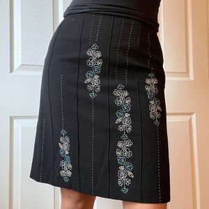Ann Taylor LOFT Black Embroidered Floral Skirt – Size 4